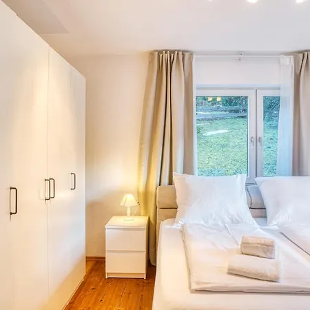 Zum Marillchen By Loewenherz - 2 Sz, Familienfreude, Pfotenglueck * Mittenwald