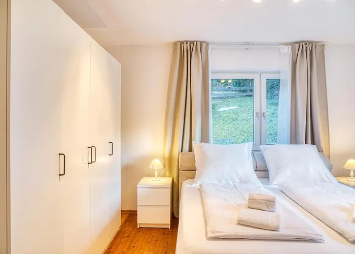 Zum Marillchen By Loewenherz - 2 Sz, Familienfreude, Pfotenglueck * Mittenwald