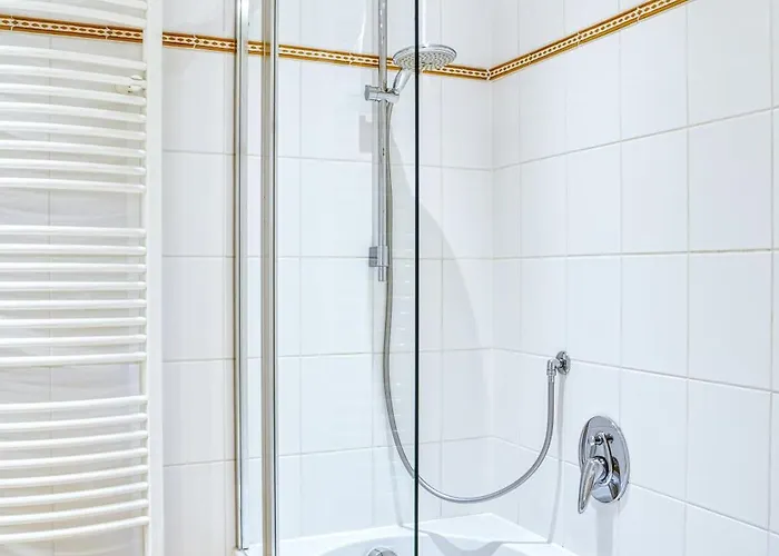 Zum Marillchen By Loewenherz - 2 Sz, Familienfreude, Pfotenglueck Mittenwald